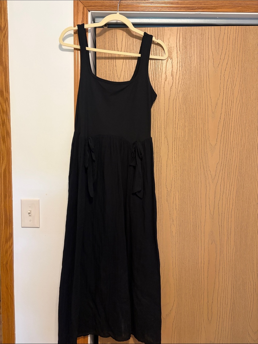 aerie Black Sleeveless Tie-Waist Maxi Dress
